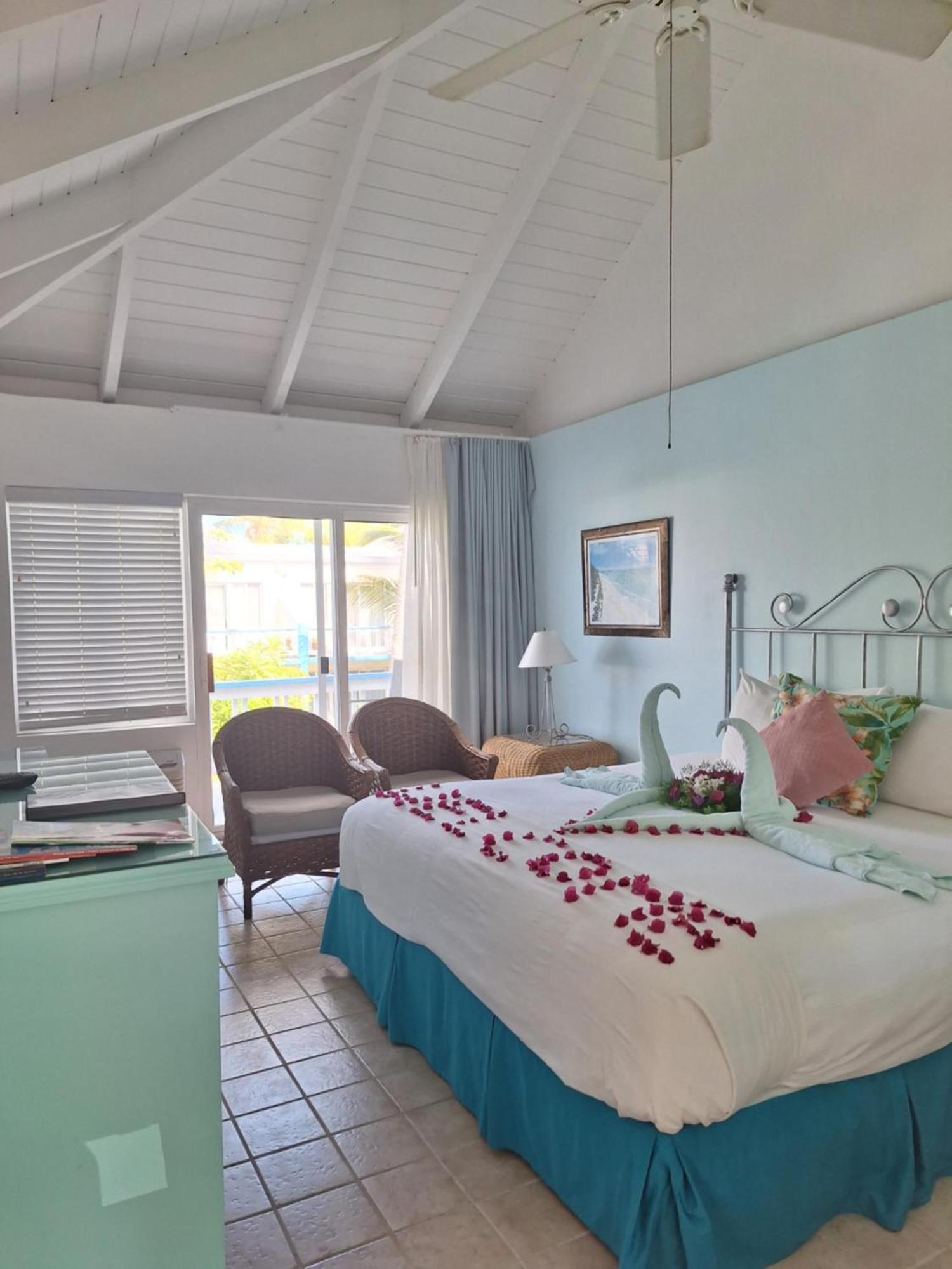Sibonne Beach Hotel Grace Bay Exterior foto